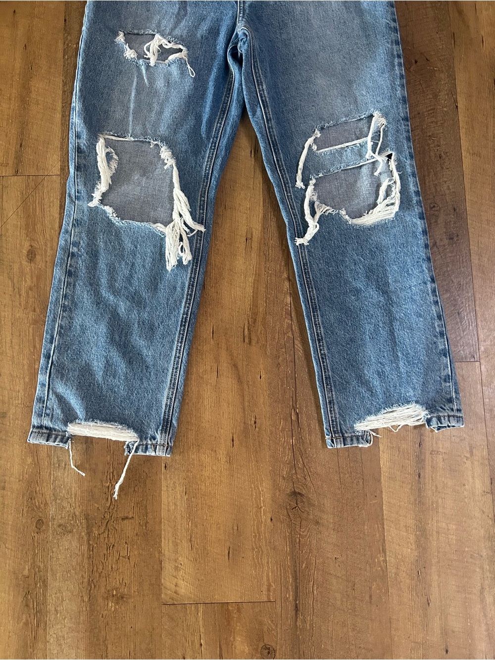Altar’d State High Rise Distressed Cropped Jeans Size 29 NWT Raw Hem Trendy - Picture 4 of 16